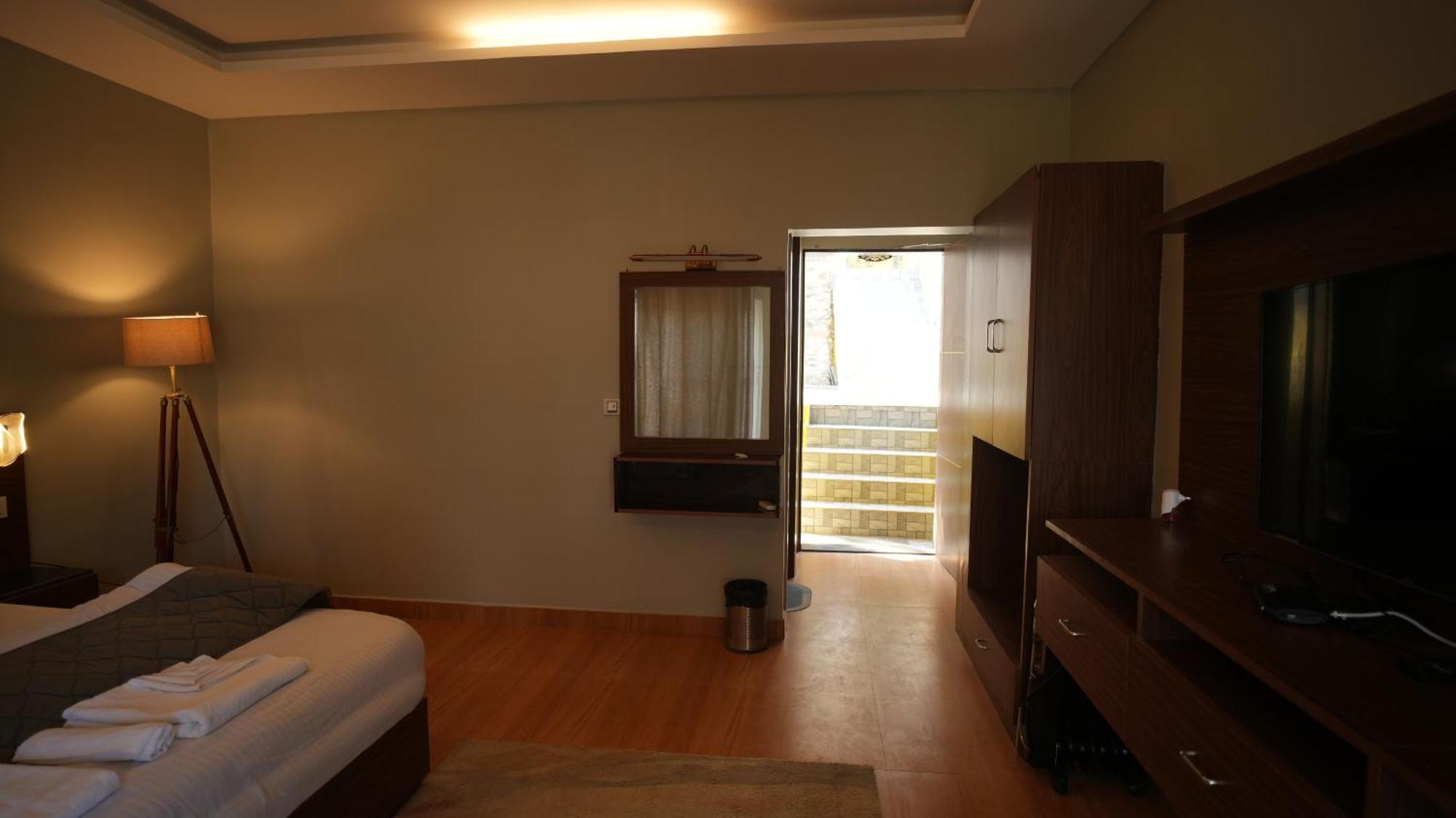 Hotel The Foresta By Orchid Hospitality & Holidays Mukteshwar Exterior foto